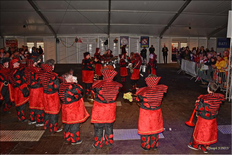 Carnaval rondeau (4)