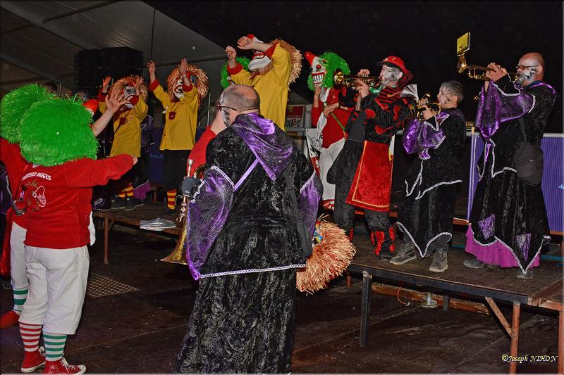 Carnaval rondeau (20)